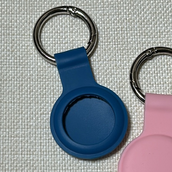 Air Tag Holder Case Silicone 2 Pieces Blue and Pink - Picture 4 of 6